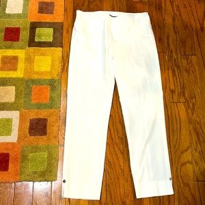 Elliott Lauren White Capri Pants, 25” Inseam, Never Worn, with Charm @Ankle